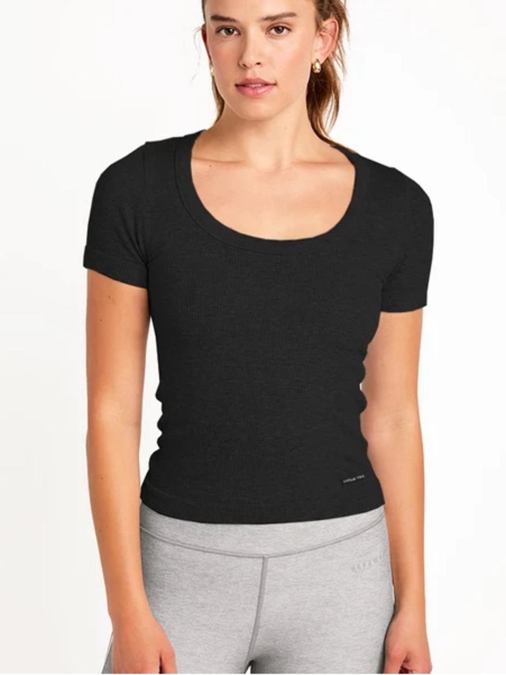 Cream Yoga Trending Gym Women’s Black Scoop Neck Short Sleeve Top